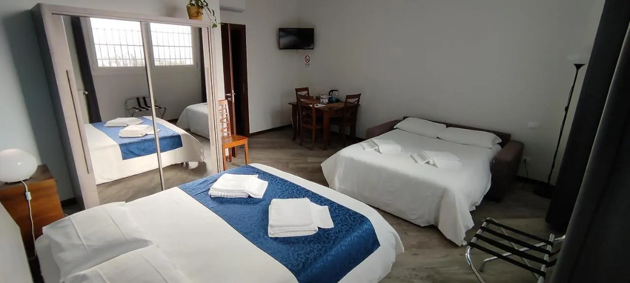 Konukevi Sansirofiera Rooms Milano İtalya